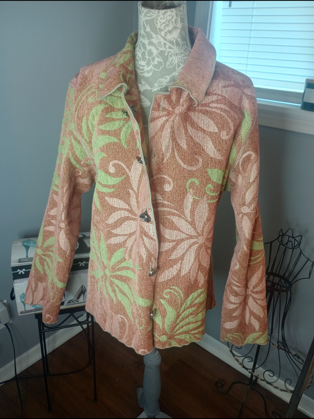 Winding River Women’s Reversible Floral Textured Jacket in Peach & Green